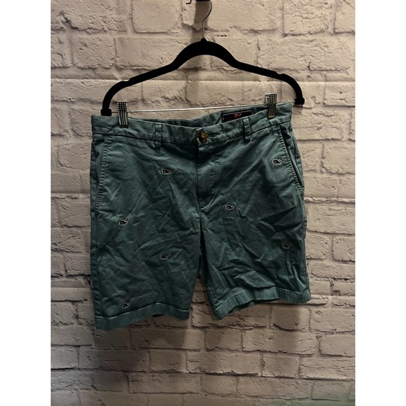 Vineyard Vines Mens Shorts with VV Decal - Picture 1 of 2